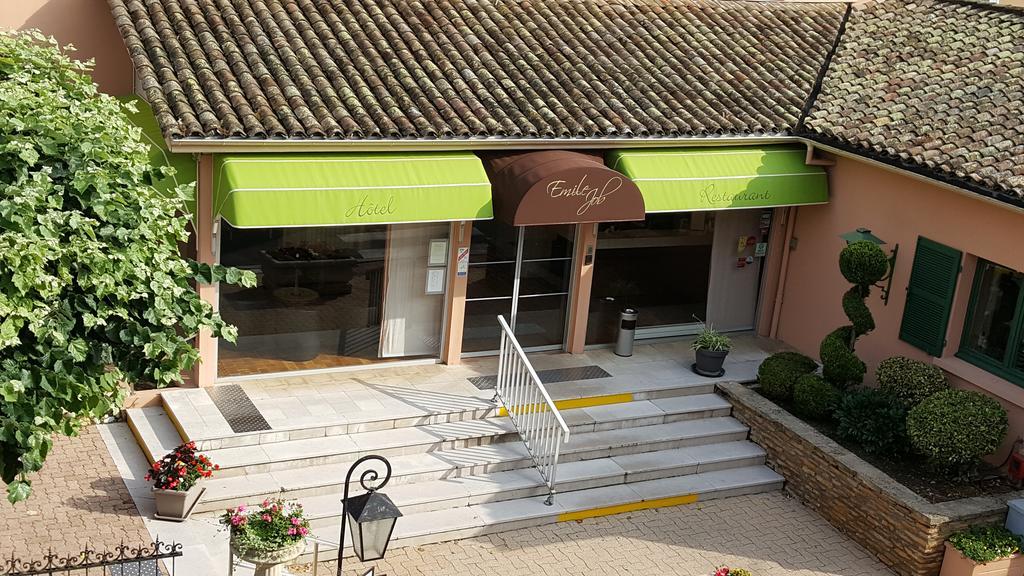 Hotel Restaurant Emile Job Montmerle-sur-Saone ภายนอก รูปภาพ