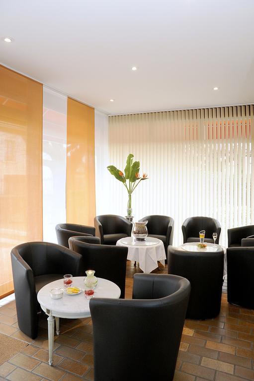 Hotel Restaurant Emile Job Montmerle-sur-Saone ภายนอก รูปภาพ