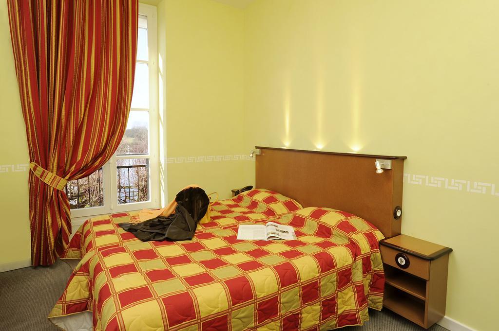 Hotel Restaurant Emile Job Montmerle-sur-Saone ภายนอก รูปภาพ