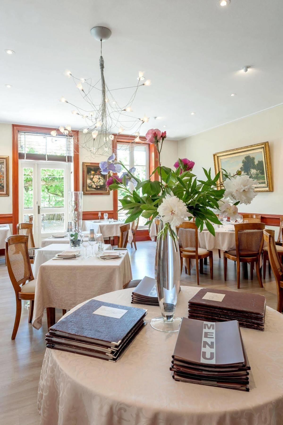 Hotel Restaurant Emile Job Montmerle-sur-Saone ภายนอก รูปภาพ