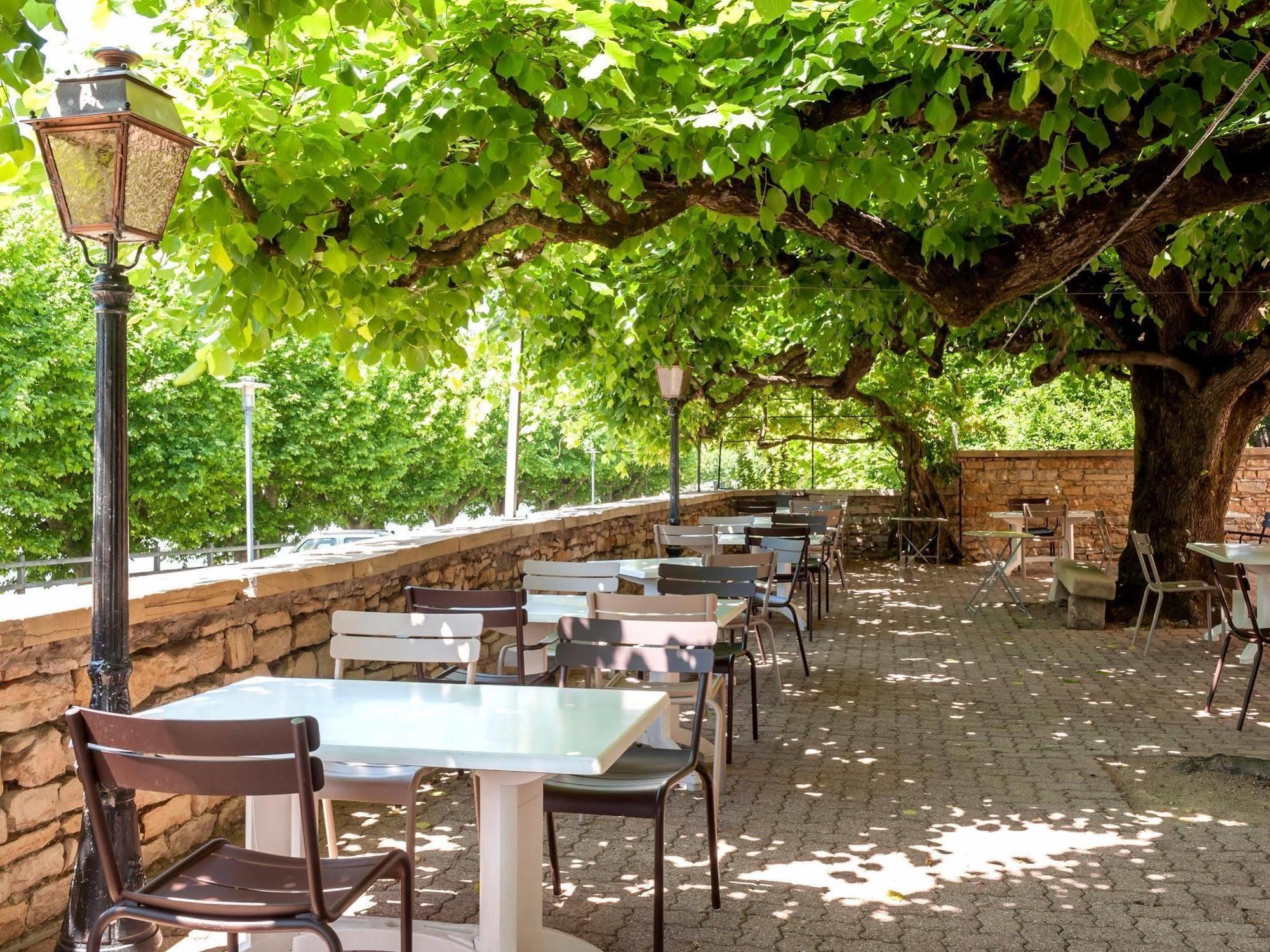 Hotel Restaurant Emile Job Montmerle-sur-Saone ภายนอก รูปภาพ