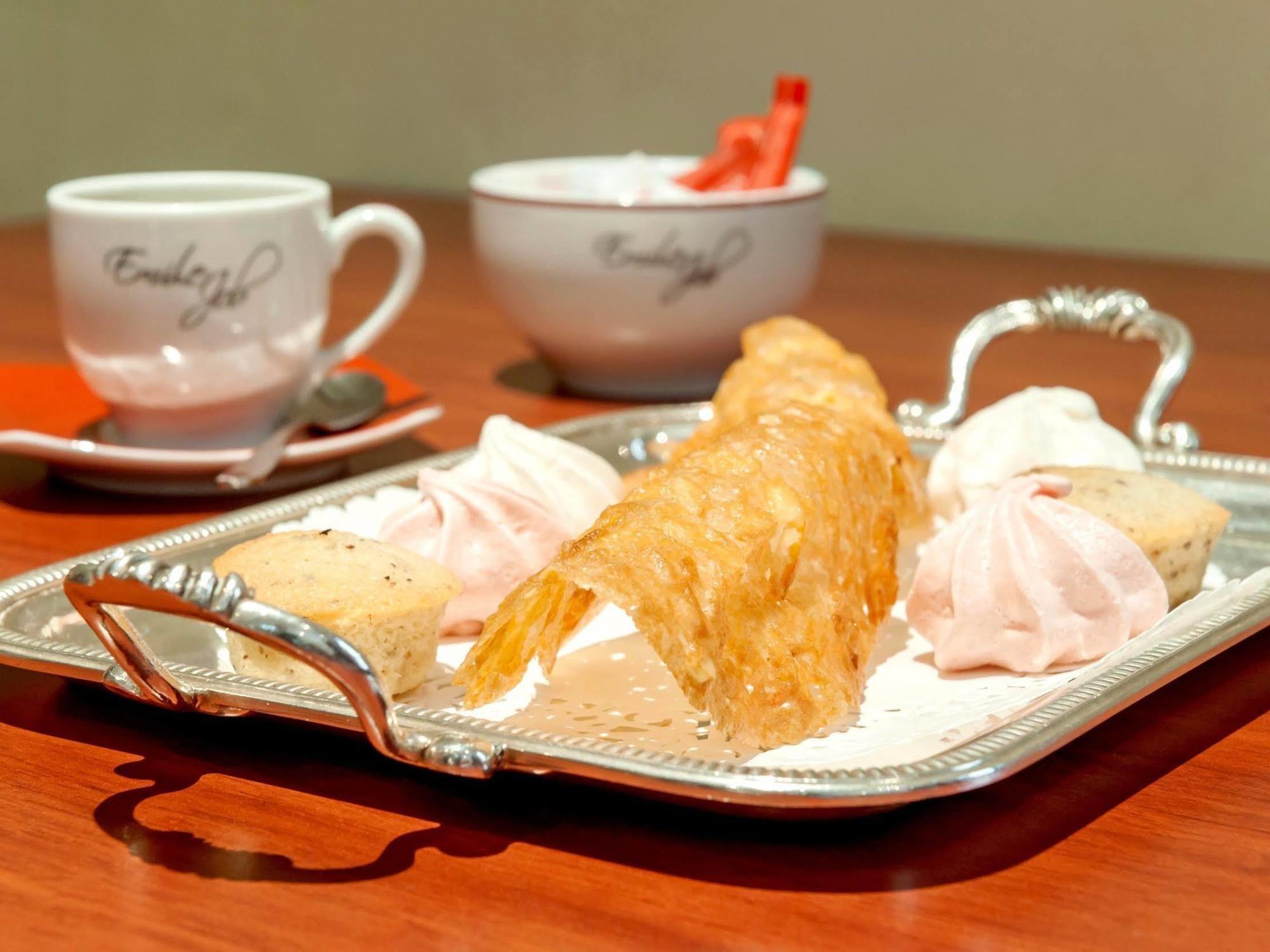 Hotel Restaurant Emile Job Montmerle-sur-Saone ภายนอก รูปภาพ