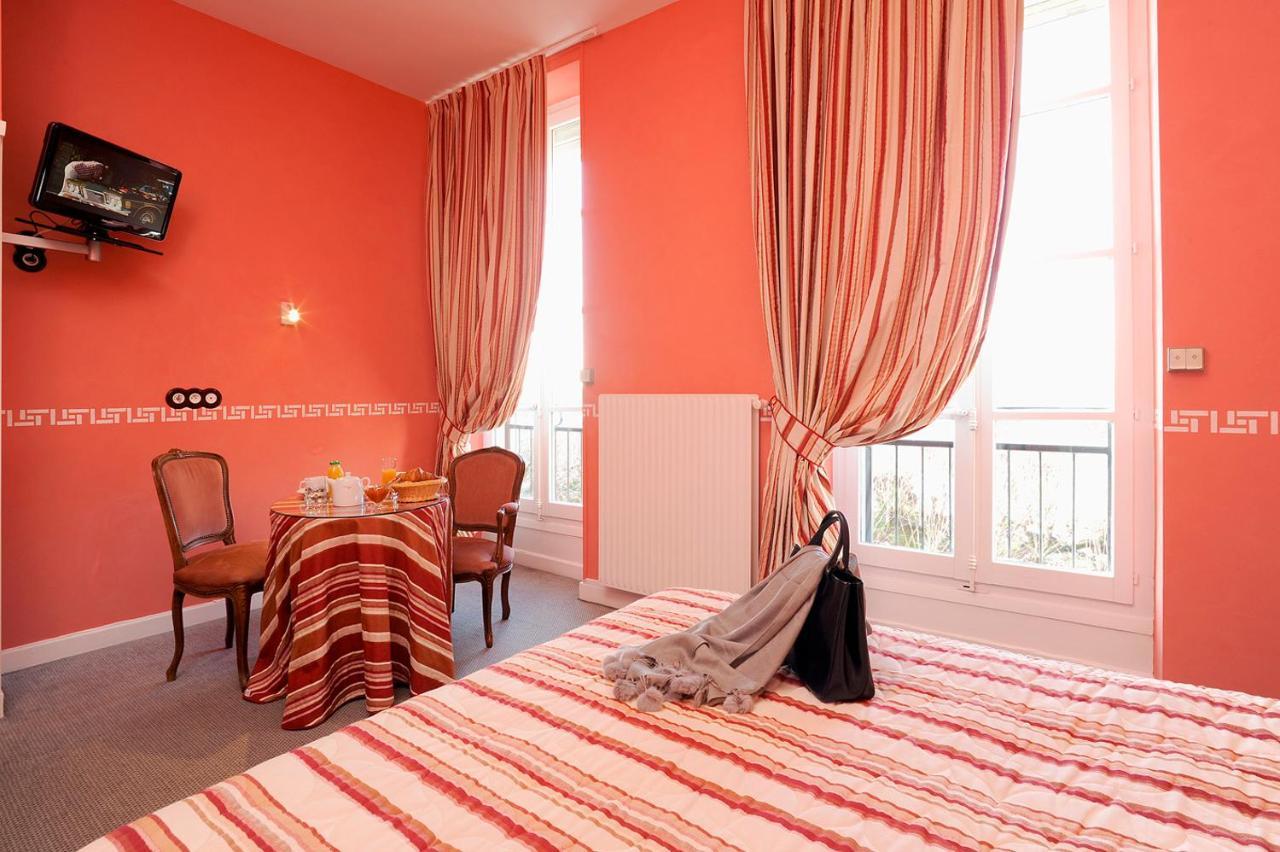 Hotel Restaurant Emile Job Montmerle-sur-Saone ภายนอก รูปภาพ